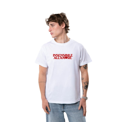T-shirt "Insensibile all'amore"